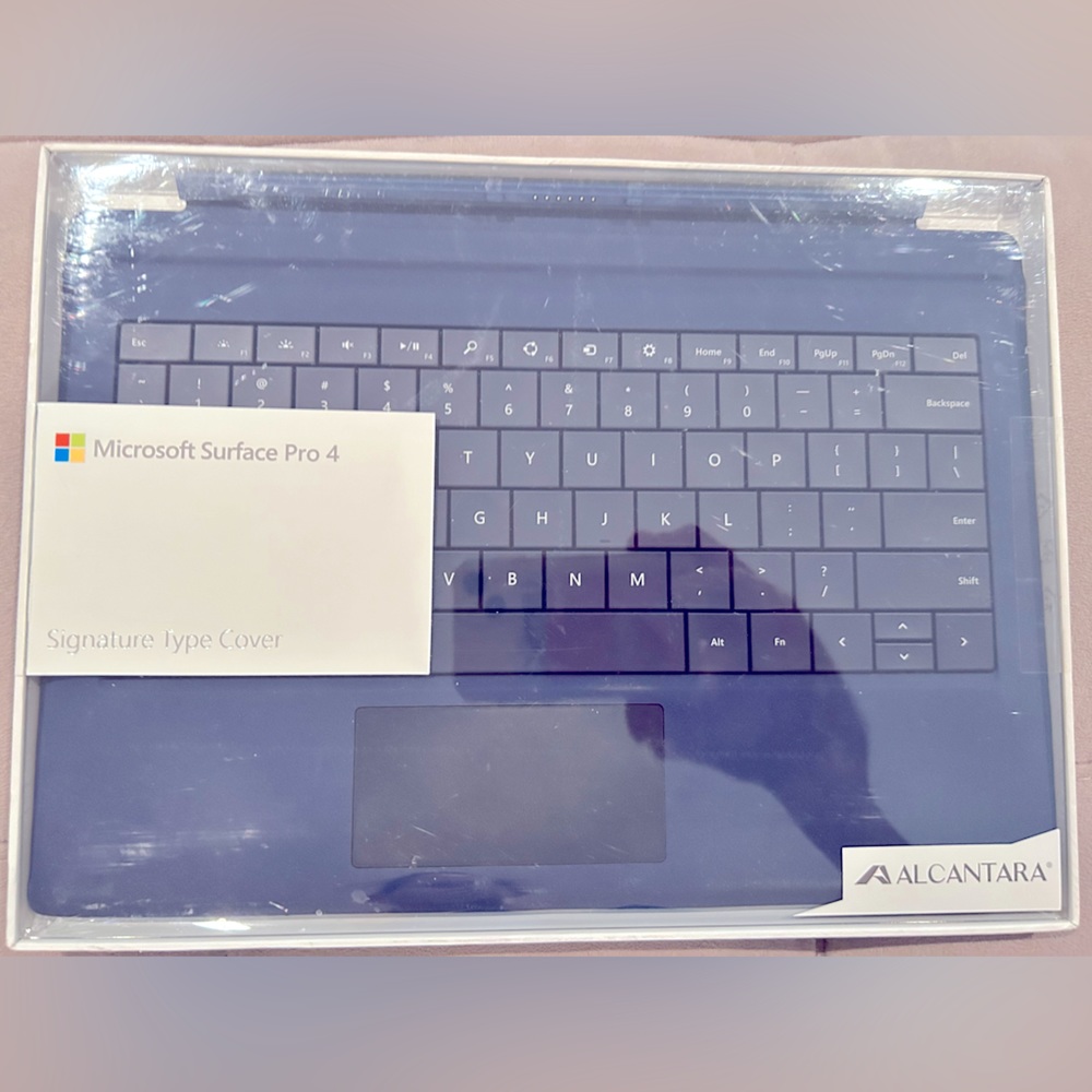 Microsoft Surface Pro 4 Signature Type Cover/Keyboard
